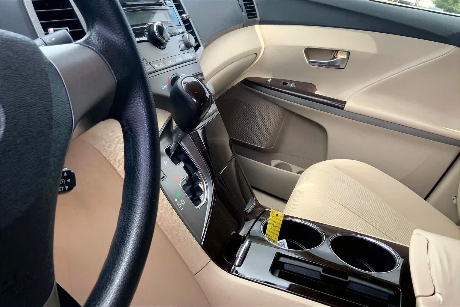 Used 2009 Tropical Sea Metallic Toyota  image 15