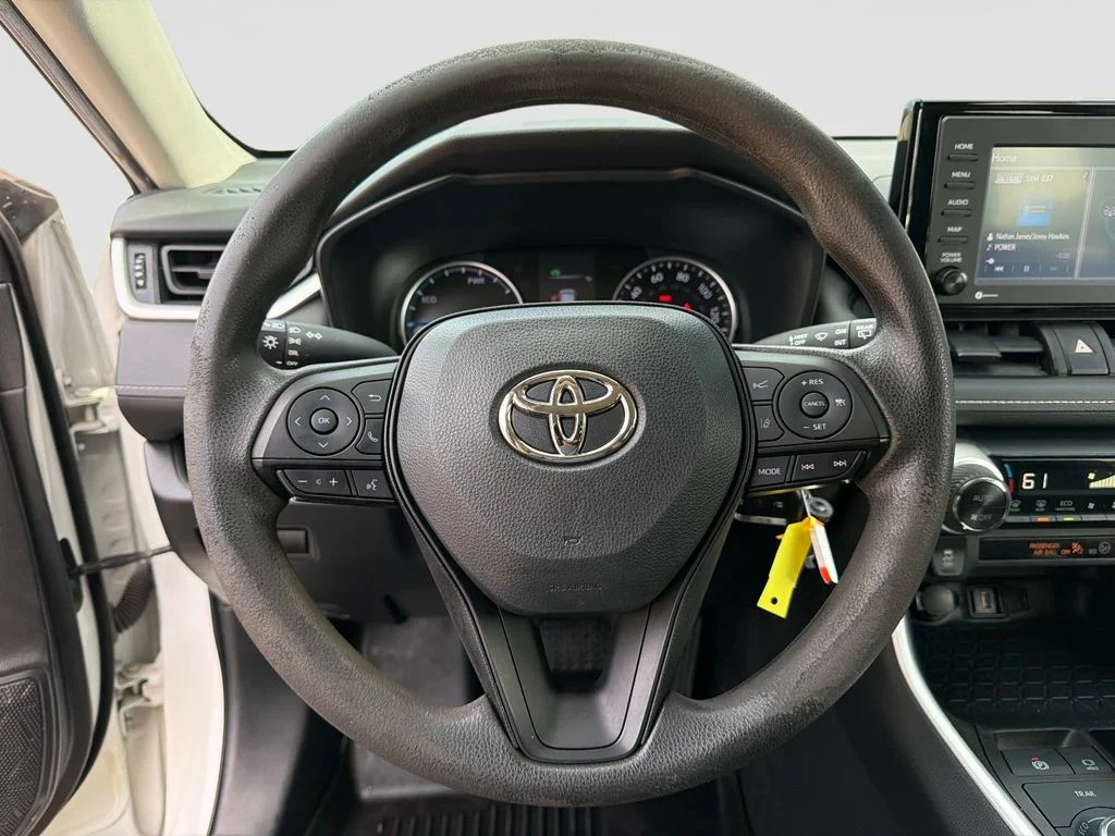 Used 2022 White Toyota LE image 31