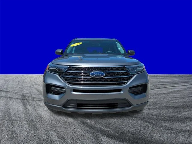 Used 2023 Gray Metallic Ford XLT image 9