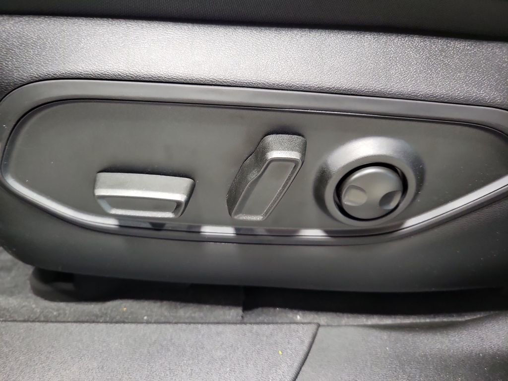 New 2026 Sting-Gray Clear-Coat Exterior Paint Jeep Limited image 11