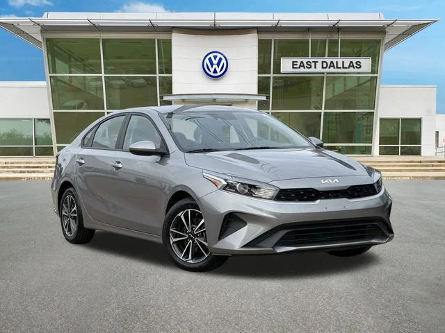 2024 Kia Forte LXS AT's photo