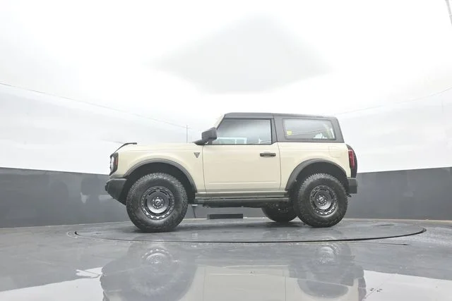 Used 2025 Desert Sand Ford Base image 25