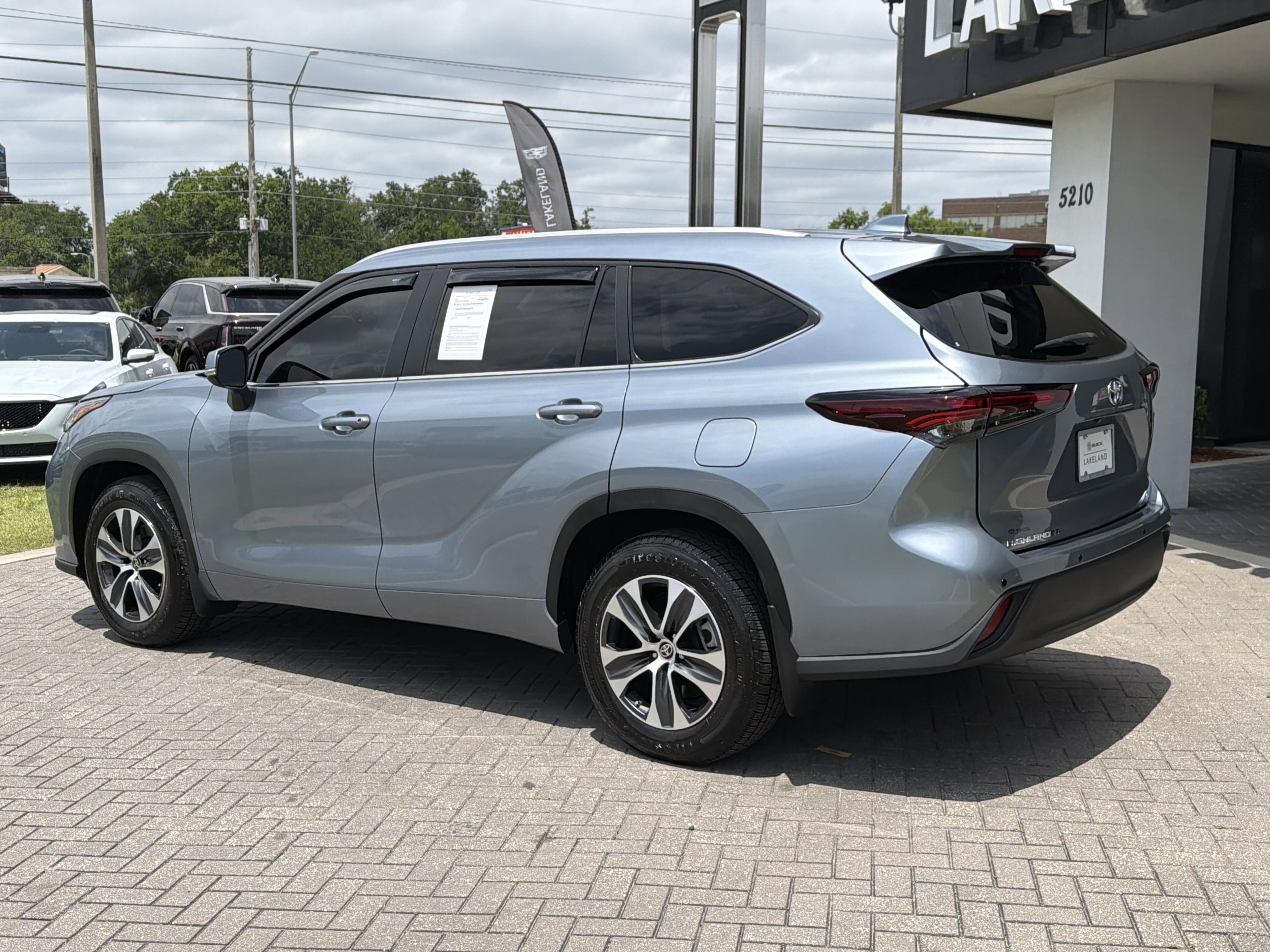 Used 2024 Moon Dust Toyota XLE image 4
