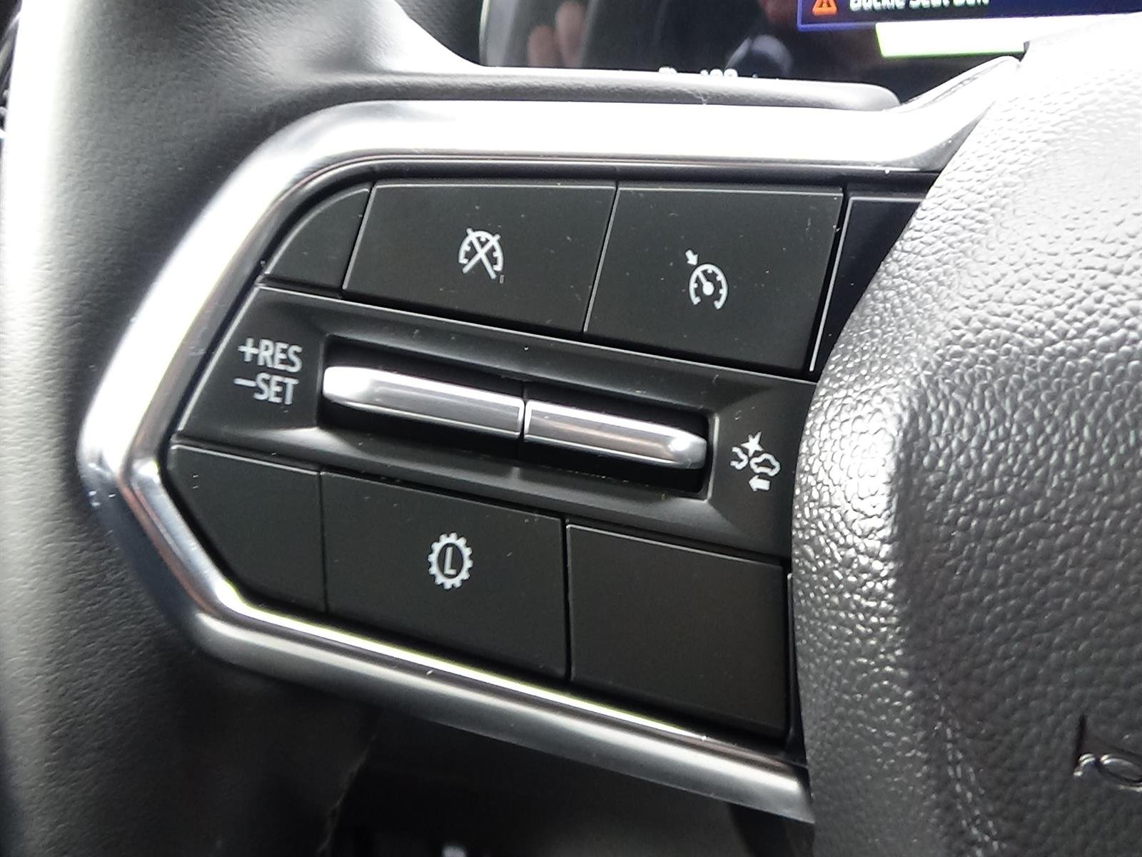 Used 2026 Summit White (gaz) Chevrolet LT image 21