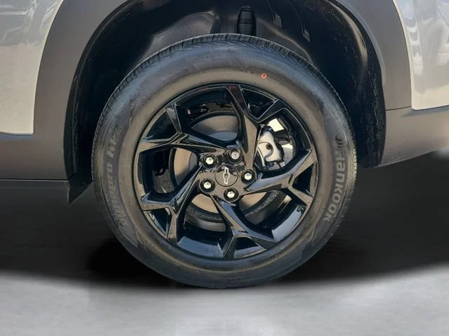 New 2026 Sterling Gray Metallic Chevrolet LT image 32