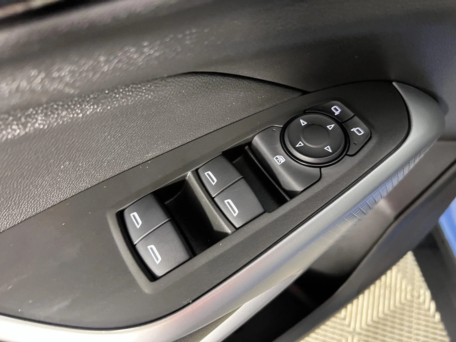 Used 2024 Fountain Blue Chevrolet 1RS image 12