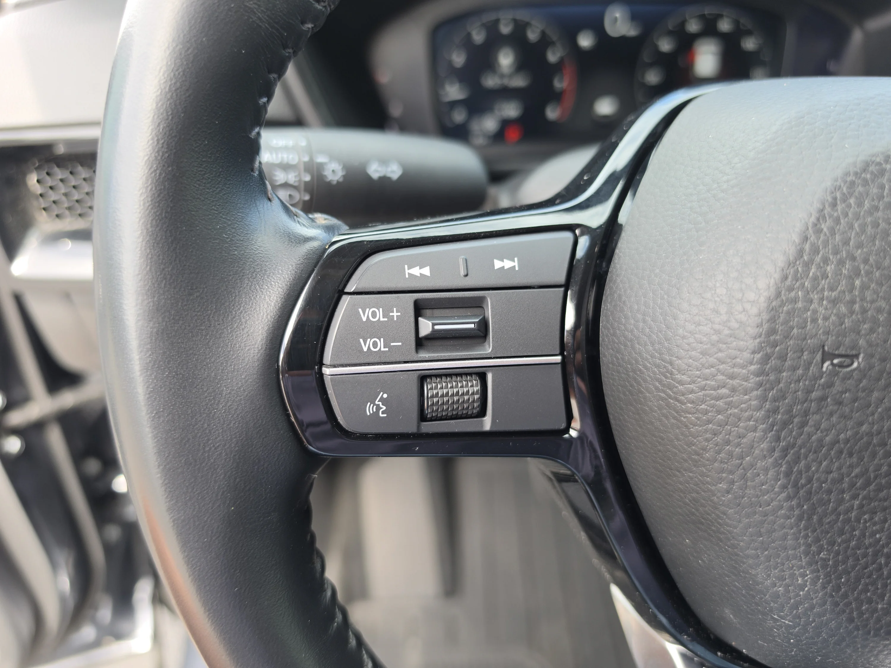 Used 2026 Meteorite Gray Metallic Honda EX-L image 33