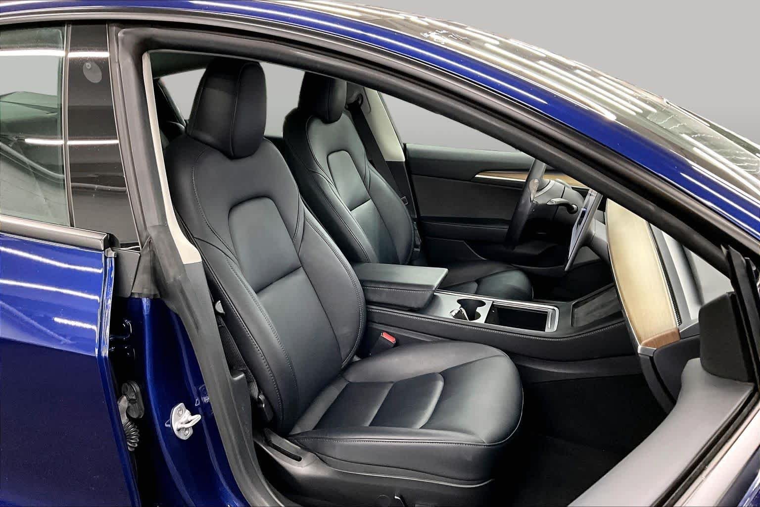 Used 2023 Deep Blue Metallic Tesla  image 8