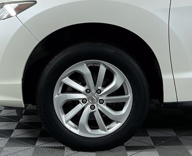 Used 2017 White Diamond Pearl Acura  image 12
