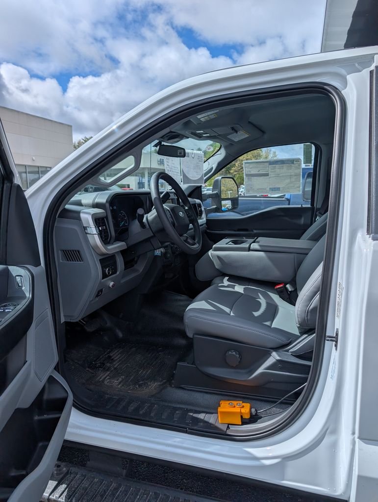 2026 Ford F-350 Super Duty Chassis Cab XL - Photo 13