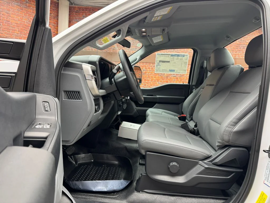 New 2026 Oxford White Ford F-550® XL image 25