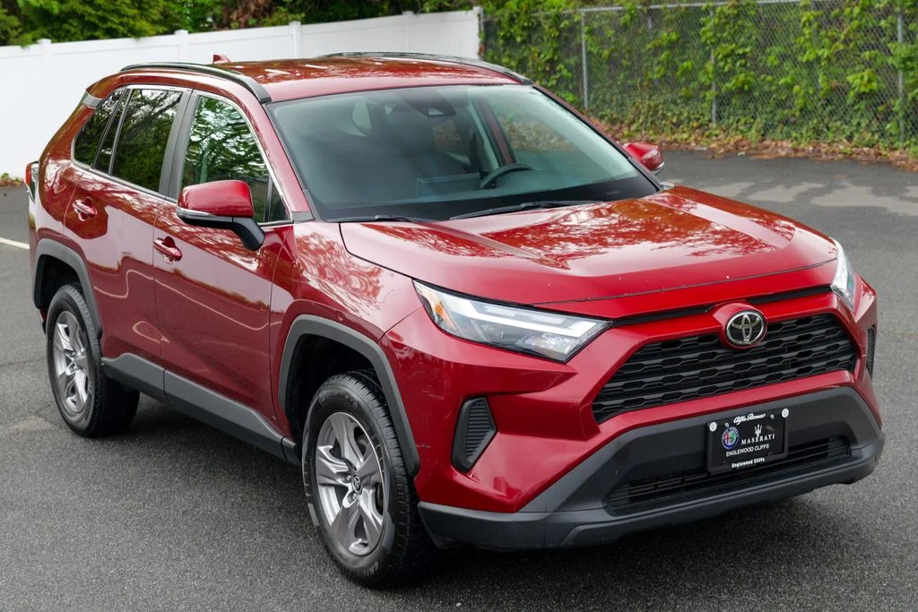 Used 2023 Pearl Toyota XLE image 9