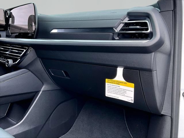 2027 Chevrolet Traverse LT - Photo 28