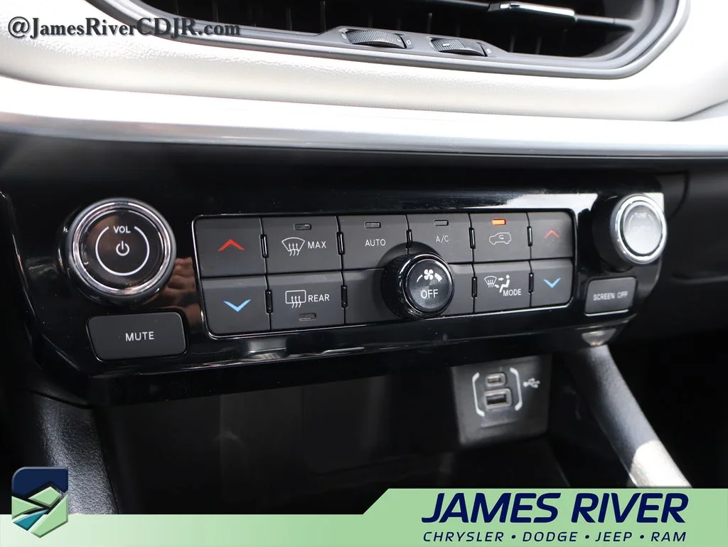 Used 2025 Black Jeep Limited image 35