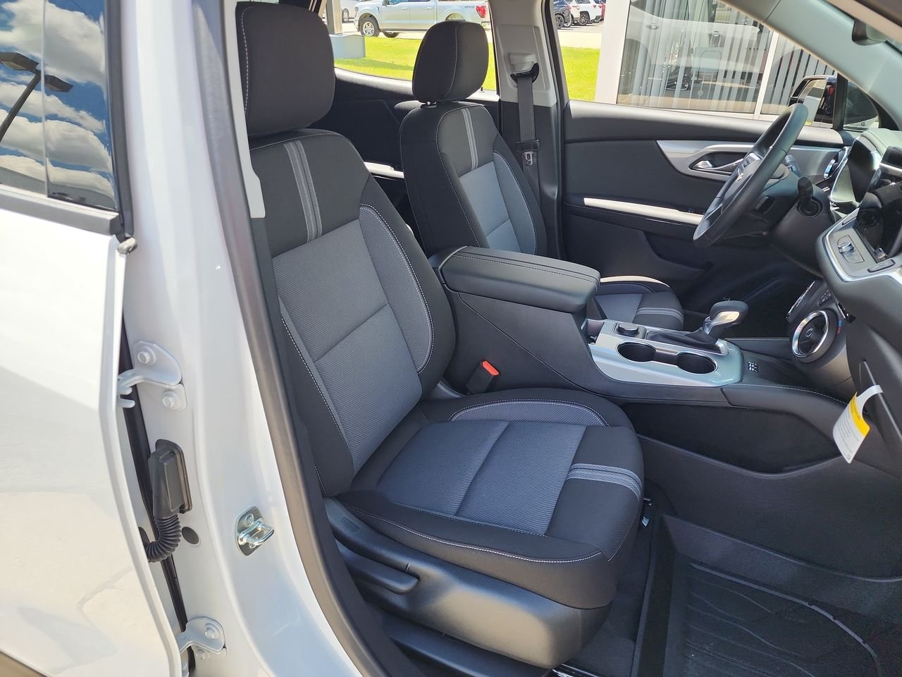 New 2026 Summit White Chevrolet 2LT image 22
