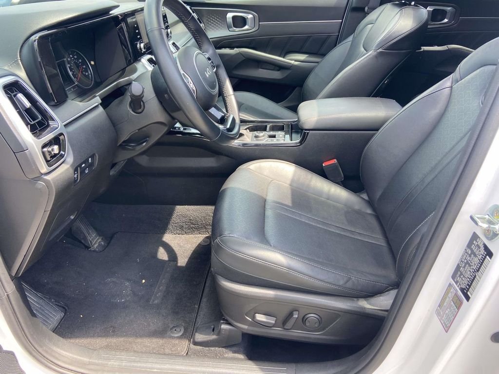 Used 2022 White Kia SX image 20