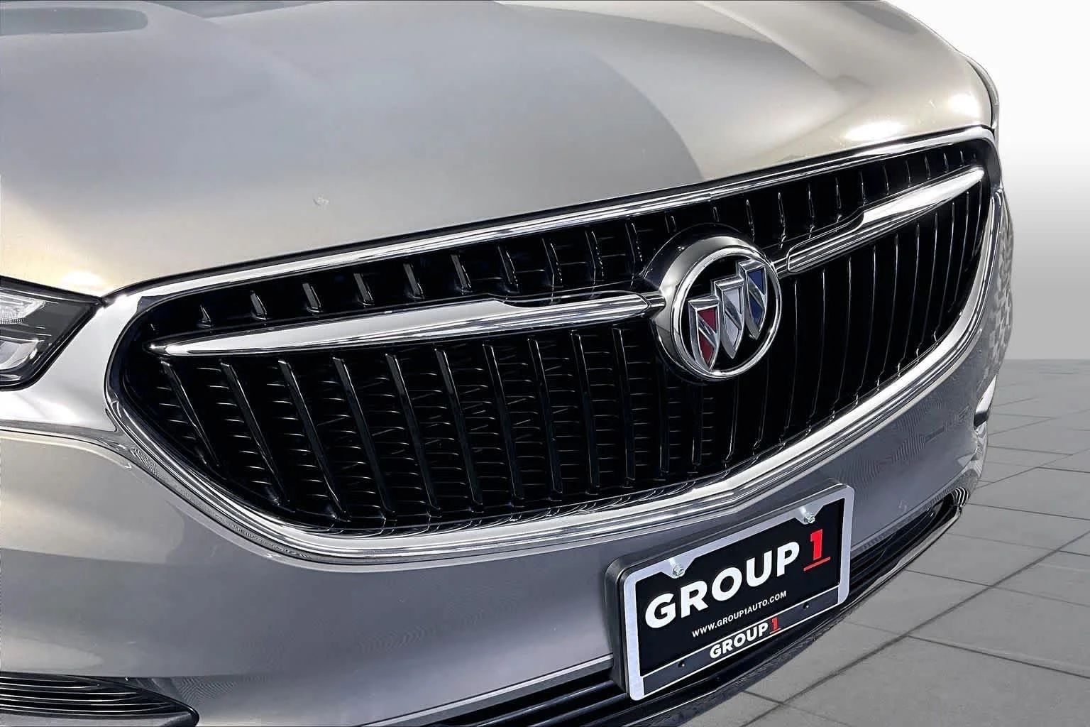 Used 2018 Pepperdust Metallic Buick Essence image 26
