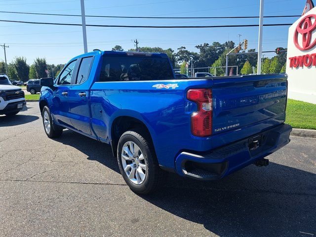 Used 2022 Blue Chevrolet Custom image 10