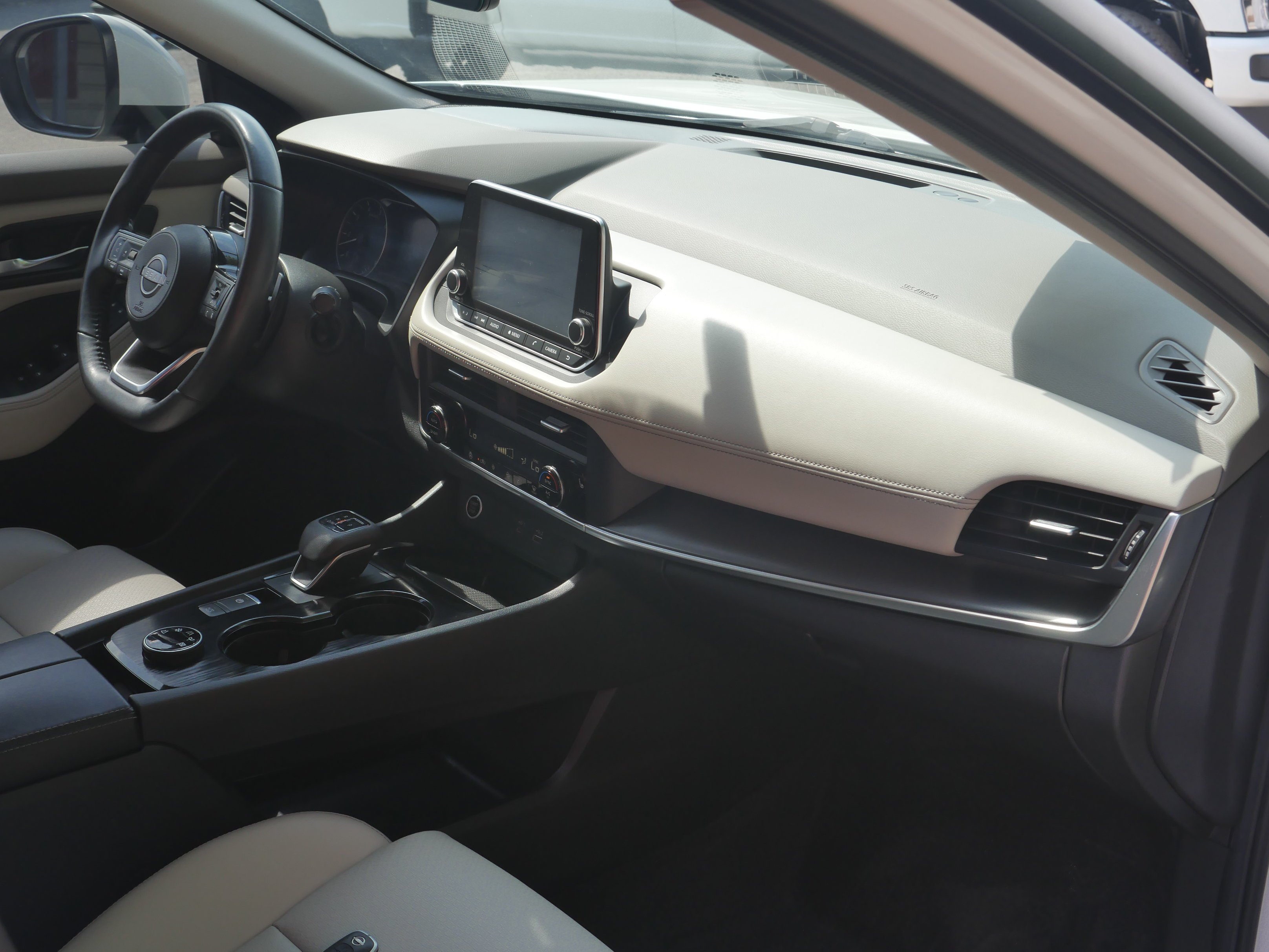 Certified Used 2023 Pearl White Tricoat Nissan SV image 24