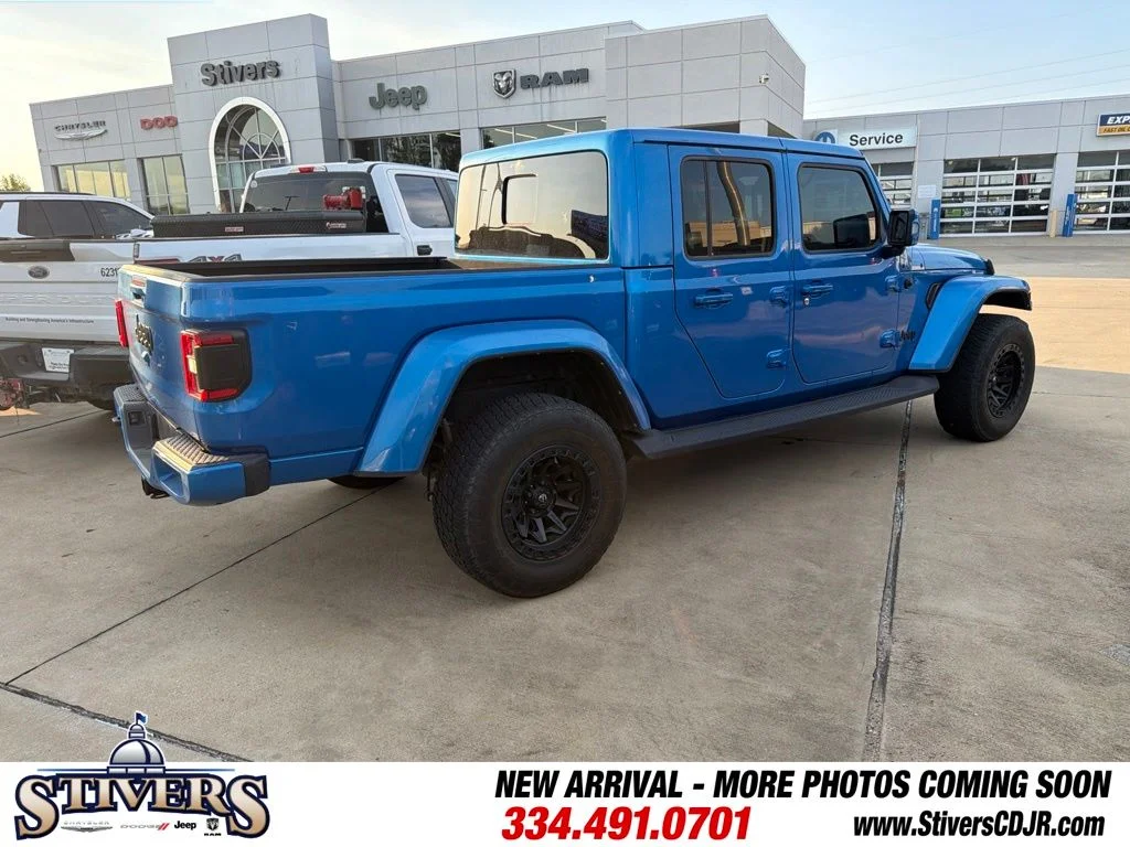Used 2022 Blue Jeep Overland image 12