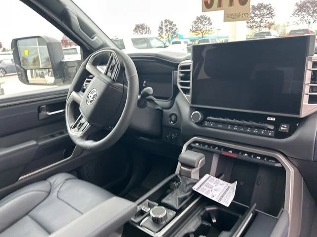 New 2026 Wind Chill Pearl <sup>1</sup> Toyota  Platinum image 9