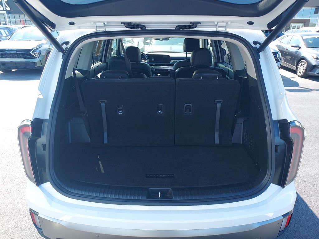 Used 2025 White Kia EX image 9