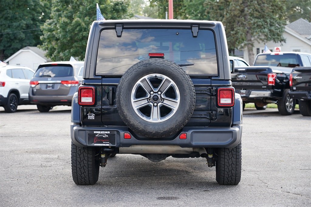 2021 Jeep Wrangler Unlimited Sahara photo 2