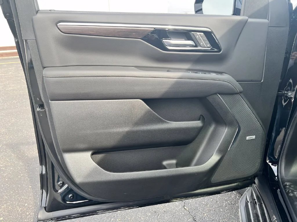 2026 Chevrolet Tahoe Premier - Photo 11