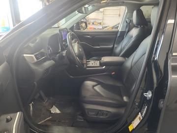 Used 2024 Black Toyota XLE image 3