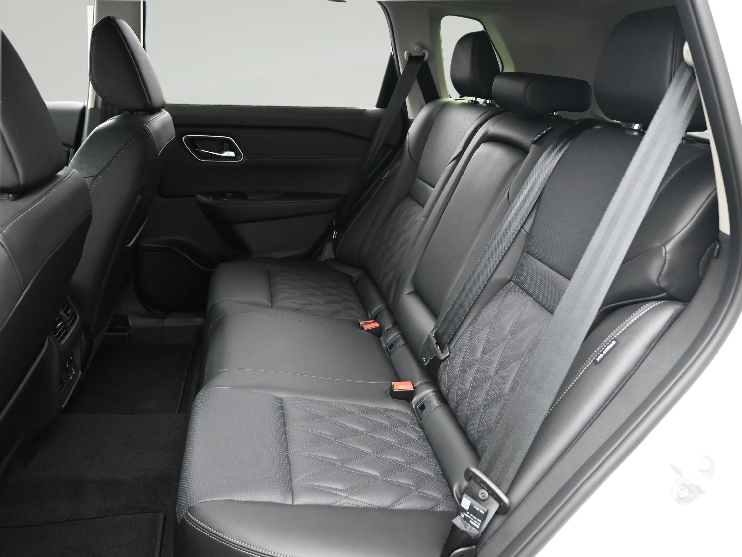 New 2026 Everest White Pearl TriCoat Nissan Platinum image 11