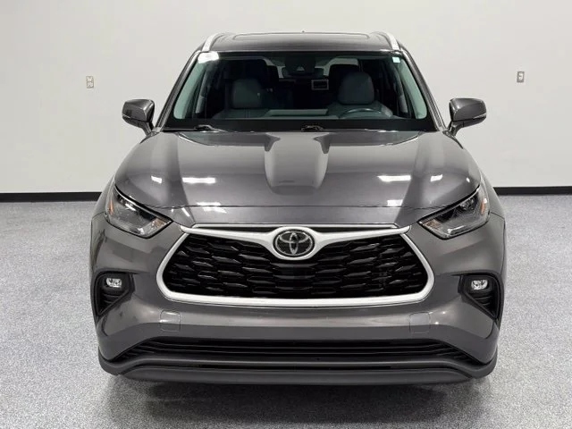 Used 2023 Gray Toyota XLE image 4