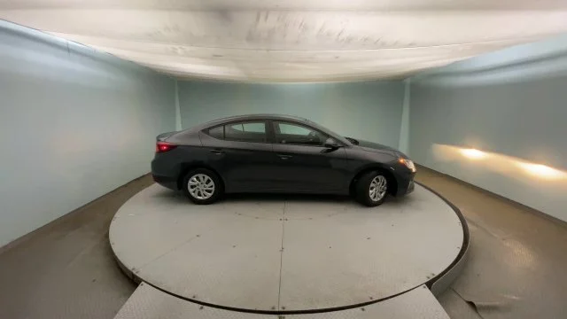 Used 2020 Gray Hyundai SE image 7