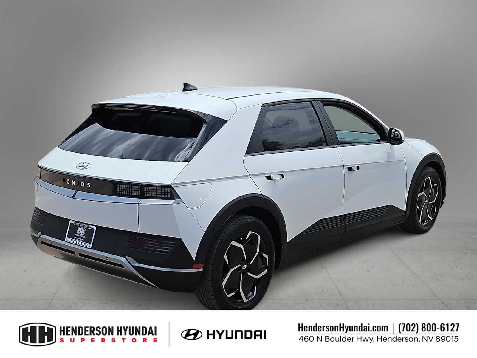 Used 2024 Atlas White Hyundai SEL image 8