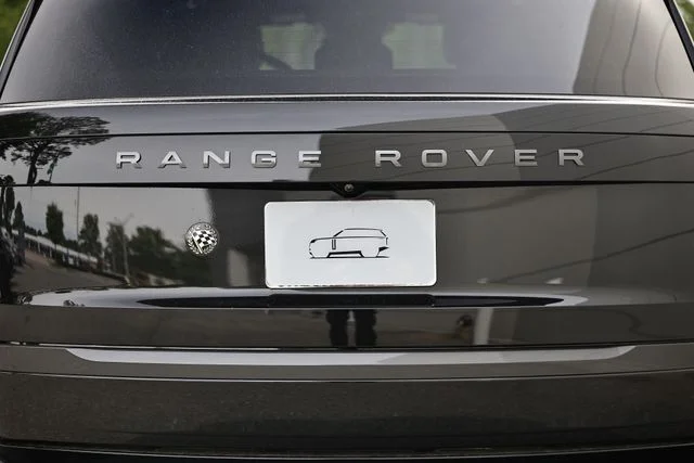 New 2026 Santorini Black Land Rover SE image 10