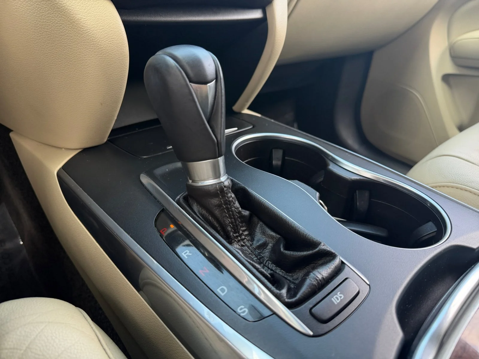 Used 2014 Crystal Black Pearl Acura 3.5L image 22