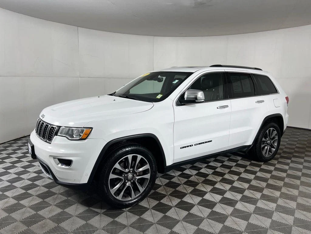 Used 2018 Bright White Clearcoat Jeep Limited image 11
