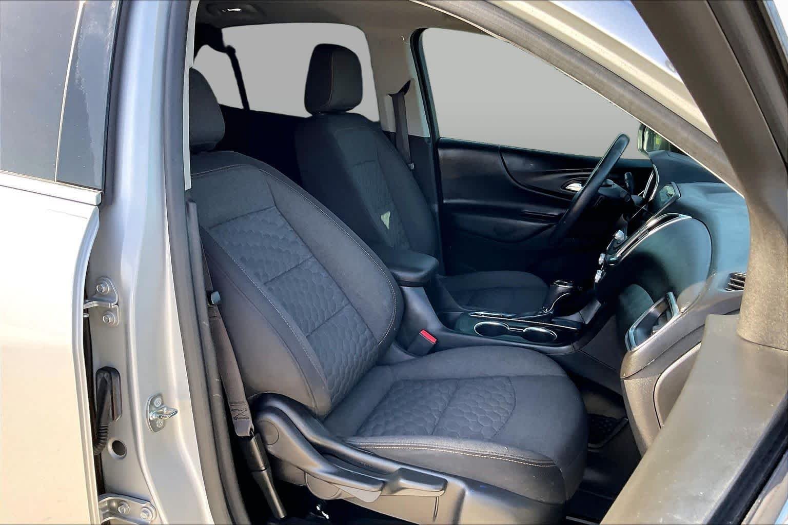 Used 2018 Silver Ice Metallic Chevrolet LT image 8