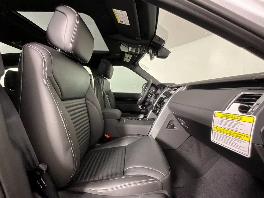 New 2026 Fuji White Land Rover S image 3