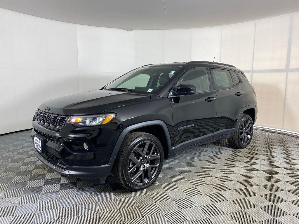 Used 2026 Diamond Black Crystal Pearlcoa Jeep Limited image 4