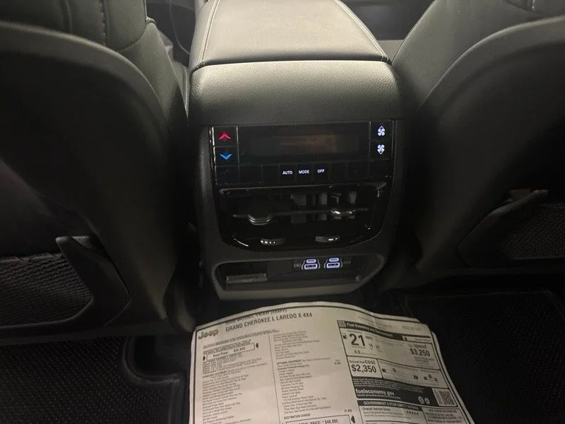 New 2026 Silver Zynith Exterior Paint Jeep Laredo X image 25