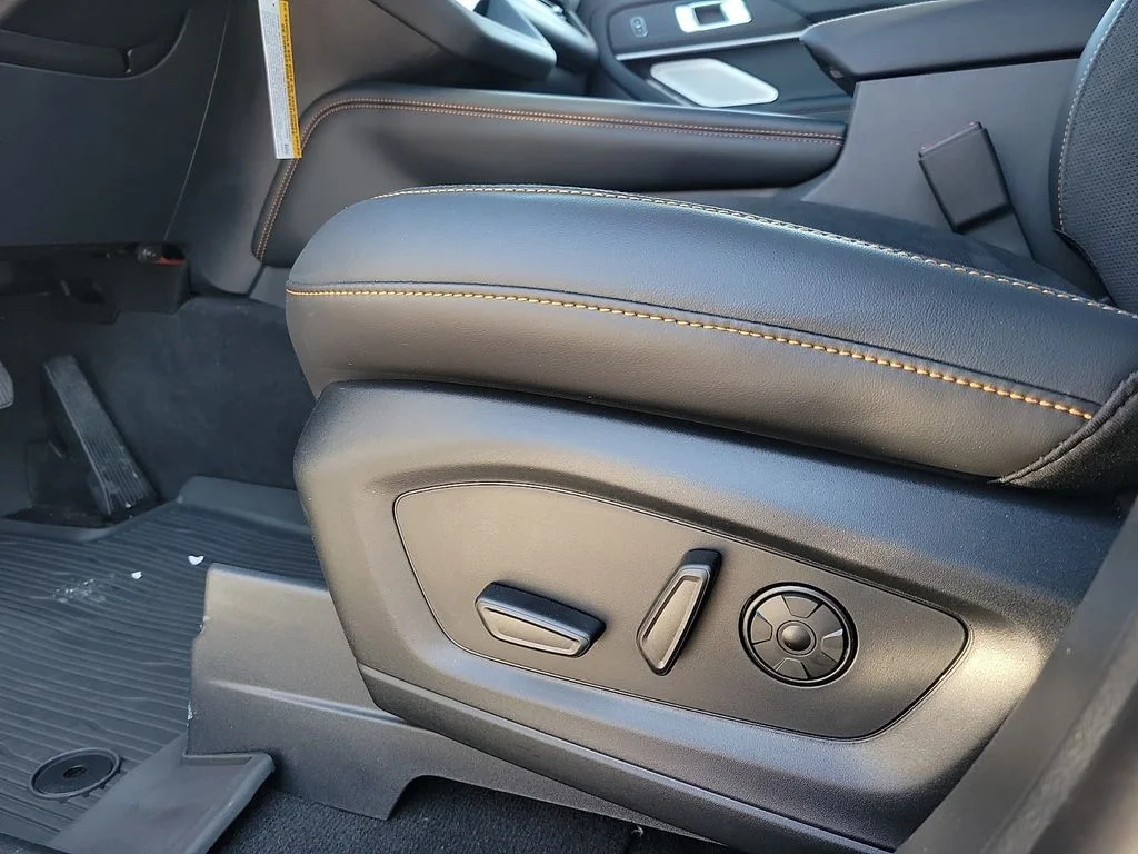 New 2026 Carbonized Gray Metallic Ford Tremor® image 13