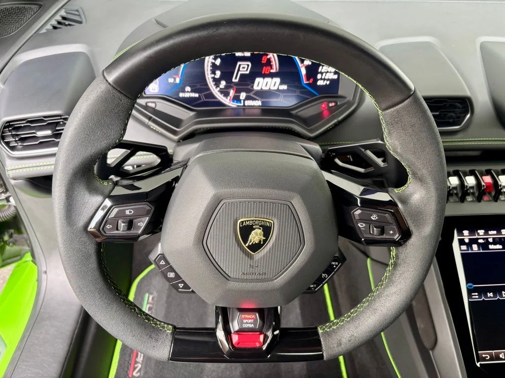 Used 2021 Verde Mantis Pearl Lamborghini  image 15