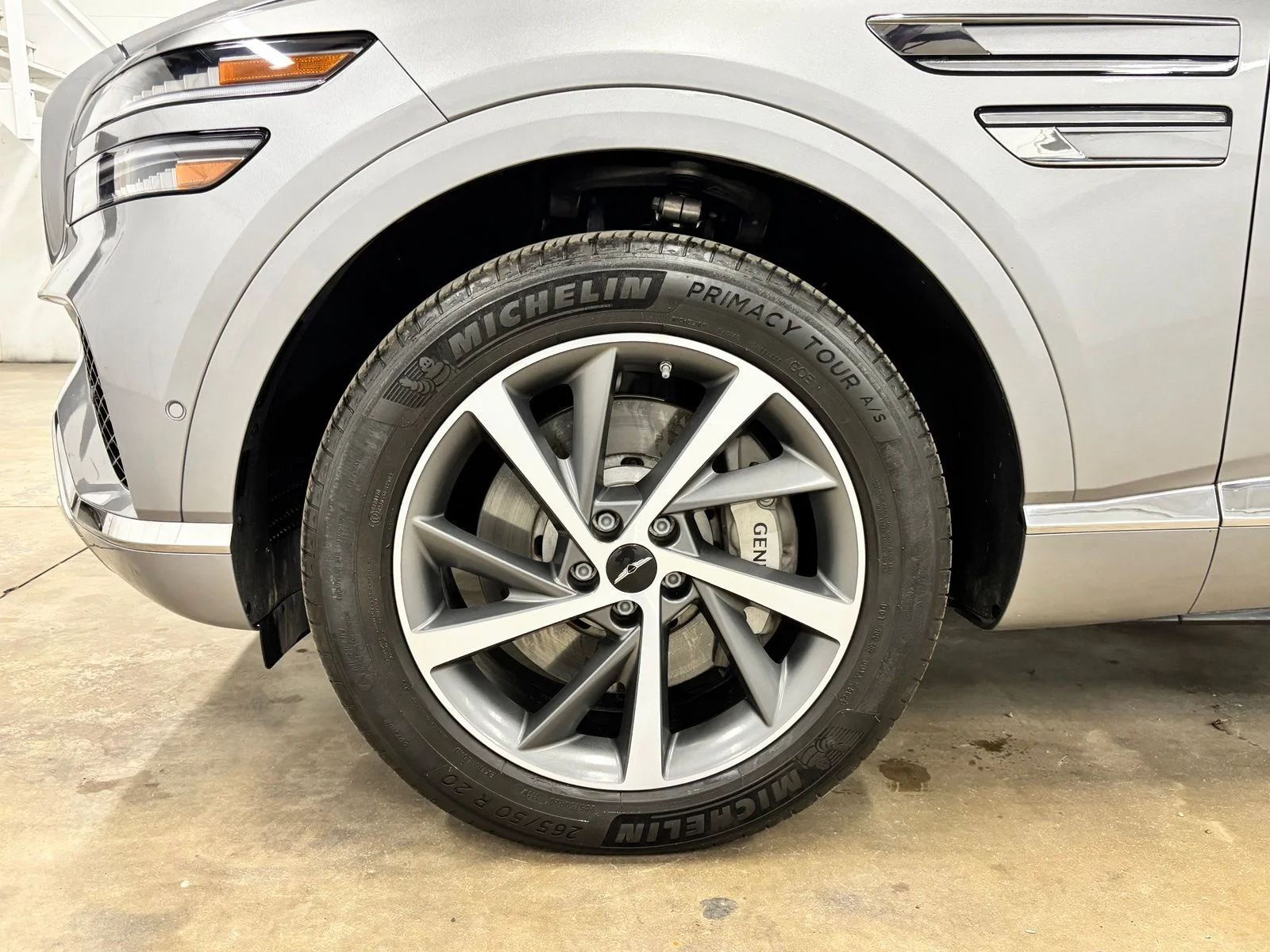 Used 2025 Silver Genesis 3.5T Advanced image 10