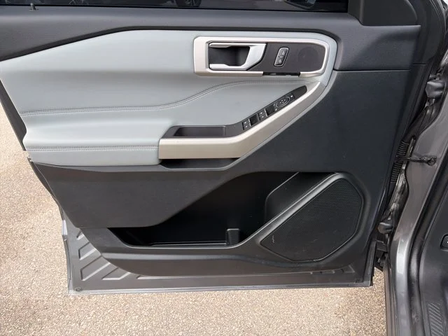 Used 2023 Gray Metallic Ford XLT image 18