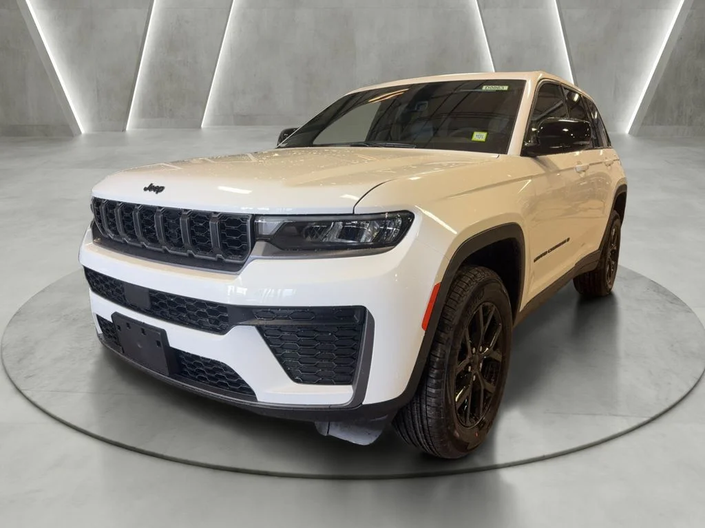 New 2026 Bright White Clearcoat Jeep Altitude image 3