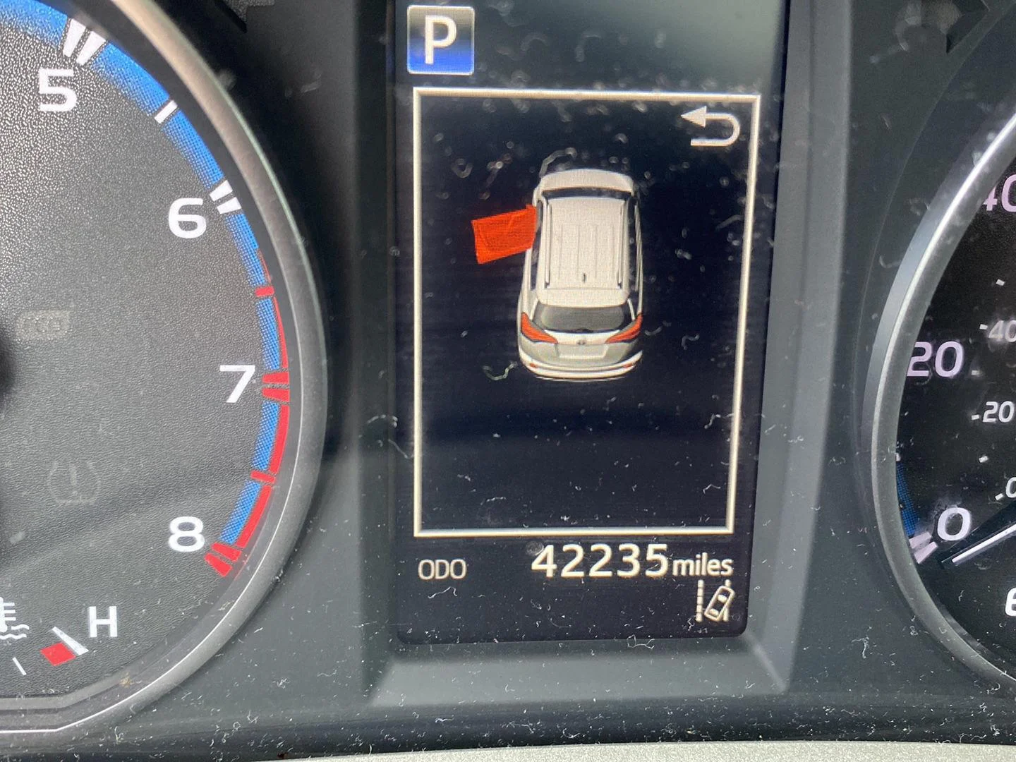 Used 2018 Silver Sky Metallic Toyota XLE image 19