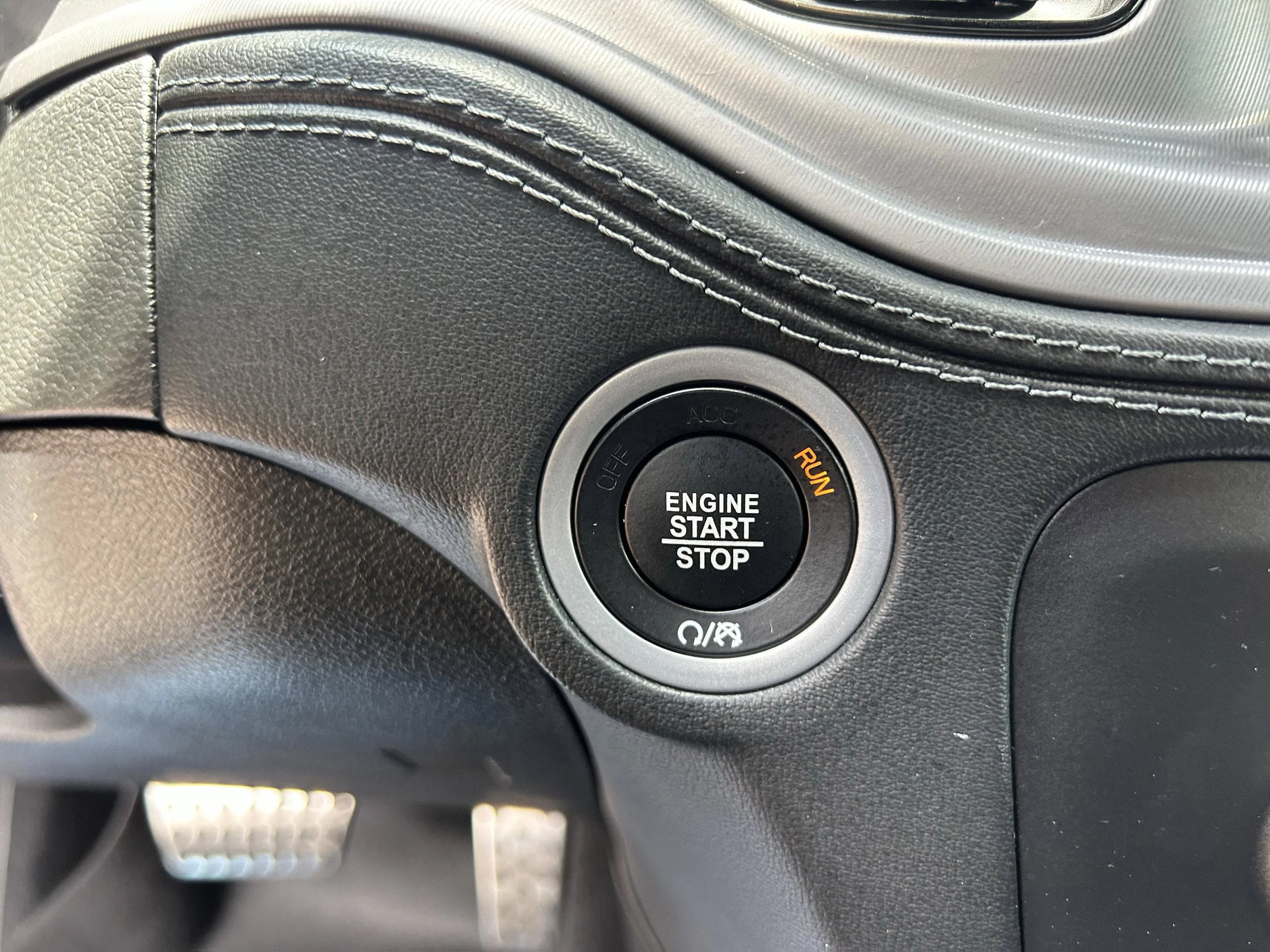 Used 2023 Granite Pearlcoat Dodge R/T image 31