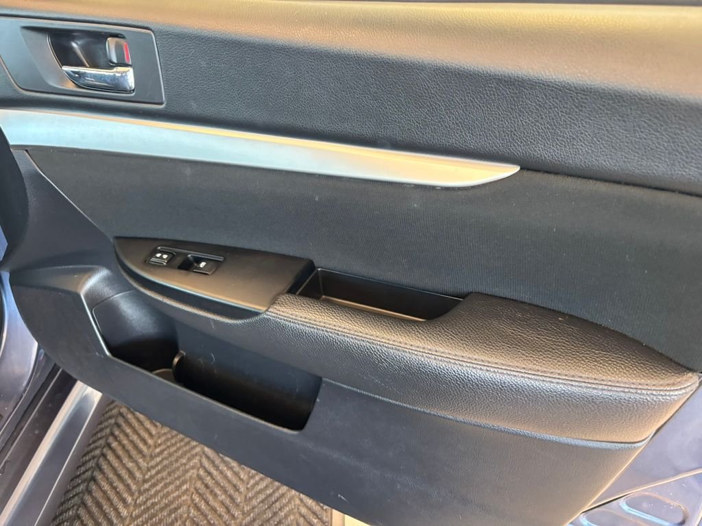 Used 2014 Blue Subaru 2.5i image 23