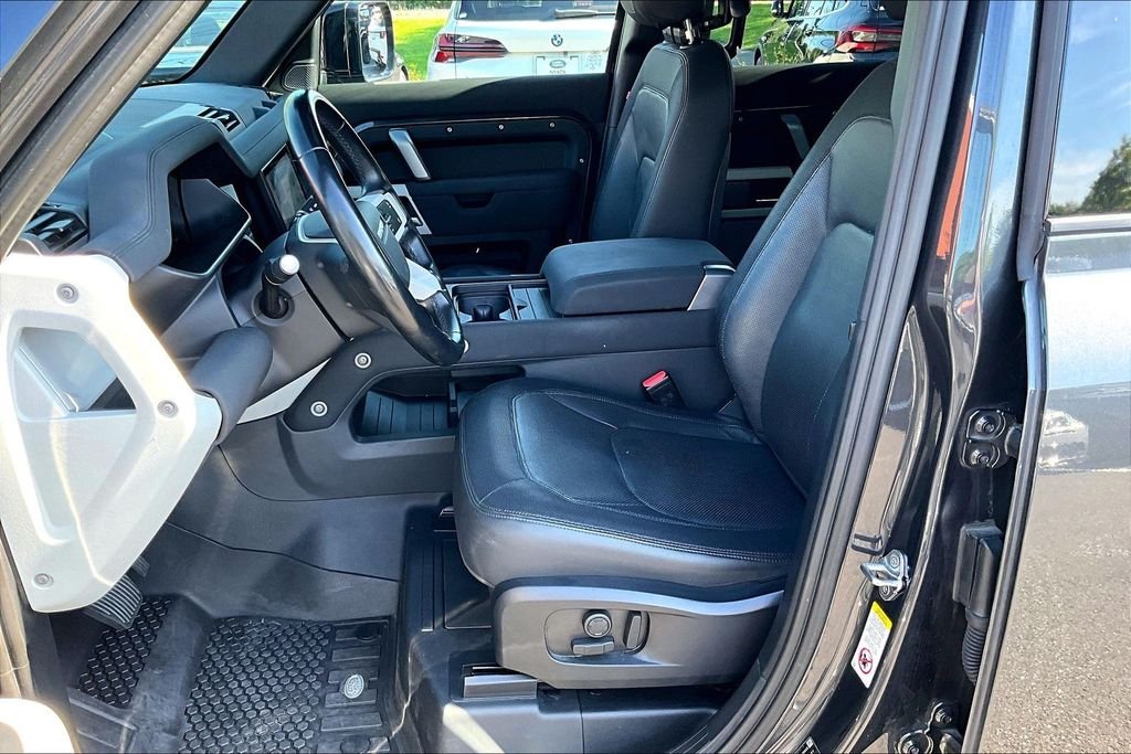 Used 2023 Gray Land Rover X-Dynamic SE image 27
