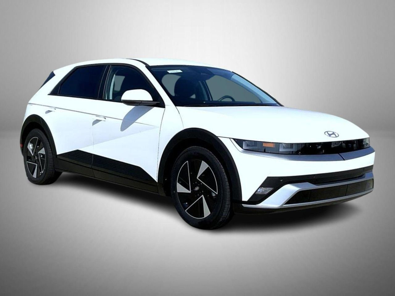 New 2026 White Hyundai SE image 3